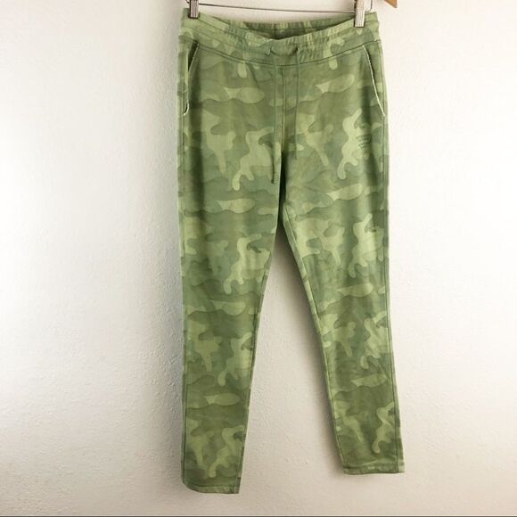 Better Rich Green camouflaged Joggers size S. - Picture 1 of 5